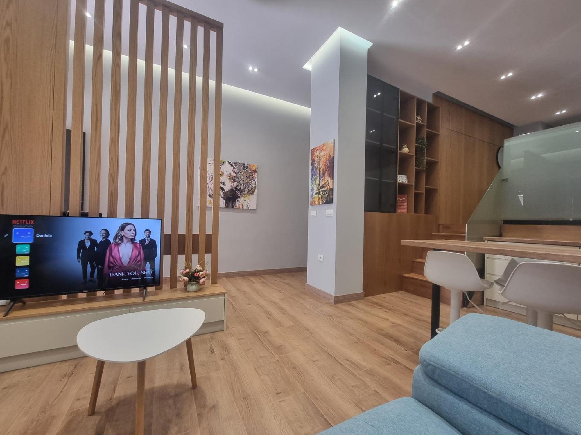 Centrepoint Stylish Tirana