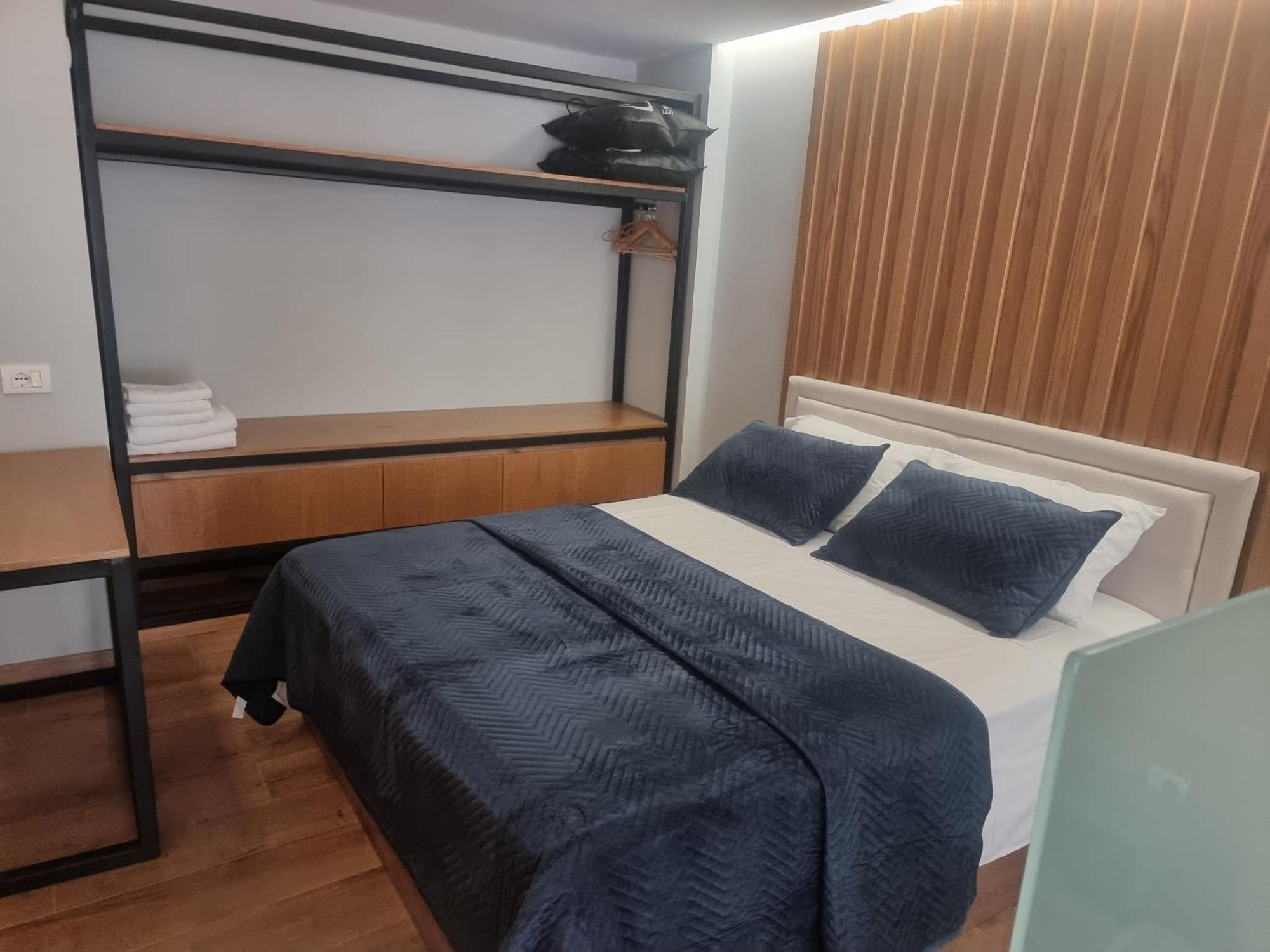 Centrepoint Stylish Apartment