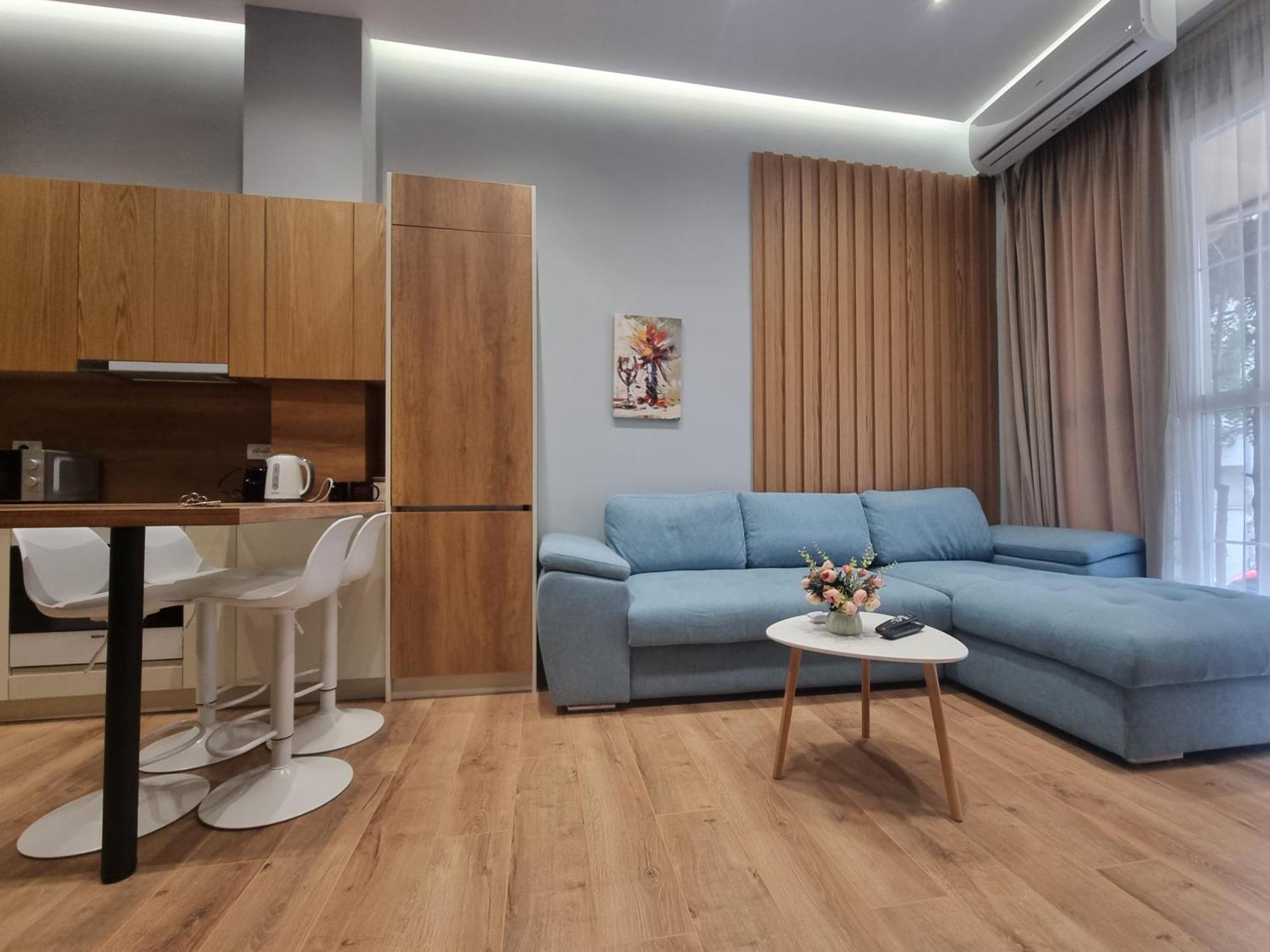 Centrepoint Stylish * Tirana